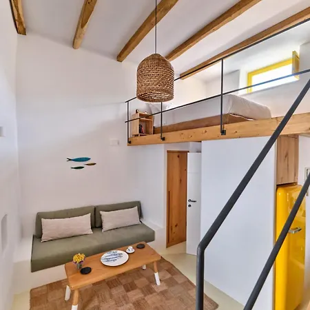 Yellow Stone Apartment *